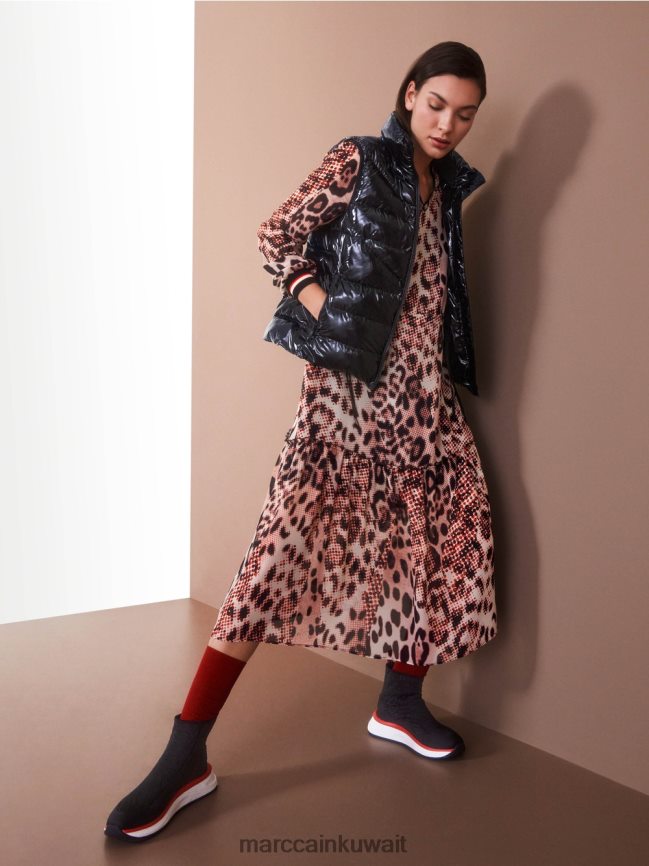 Marc Cain صدرية مبطنة بطبقة ثينسوليت 3 متر LVN0D6237 ملابس أسود