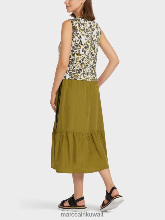 Marc Cain فستان متدرج مع مزيج من الأناقة والمواد LVN0D6113 ملابس كوة ناعمة