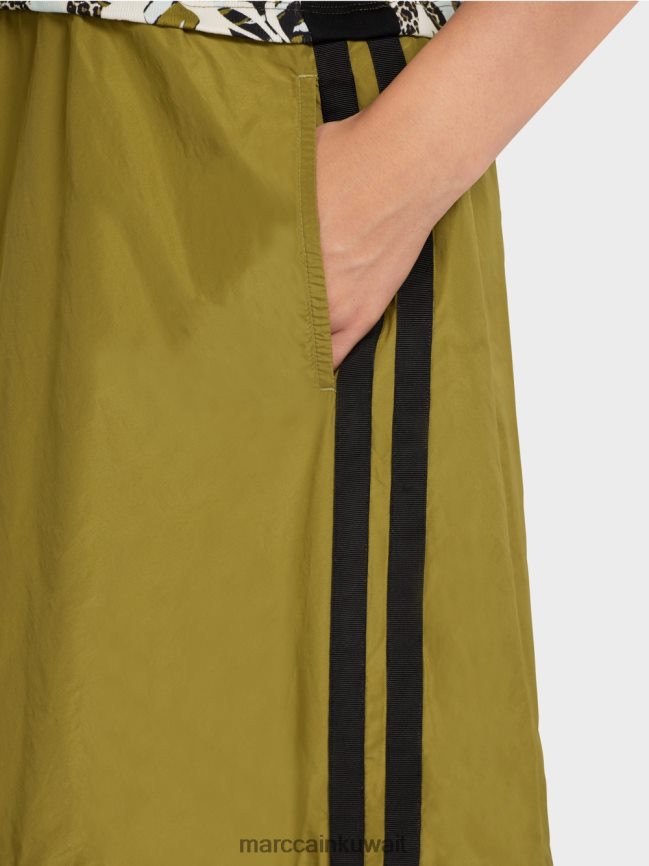 Marc Cain فستان متدرج مع مزيج من الأناقة والمواد LVN0D6113 ملابس كوة ناعمة