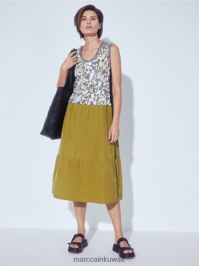 Marc Cain فستان متدرج مع مزيج من الأناقة والمواد LVN0D6113 ملابس كوة ناعمة