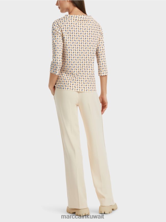 Marc Cain تي شيرت مع التصميم الجرافيكي LVN0D61280 ملابس كريم غامق