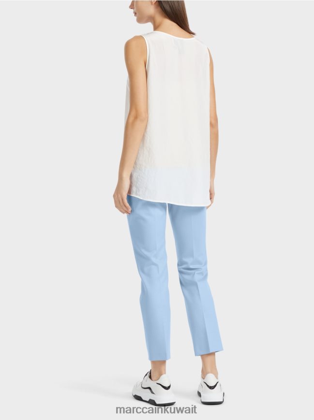 Marc Cain قمة خفيفة الوزن بلا أكمام LVN0D61344 ملابس أبيض مصفر