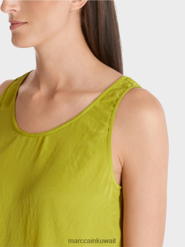 Marc Cain قمة خفيفة الوزن بلا أكمام LVN0D61348 ملابس زيتون أخضر ساطع