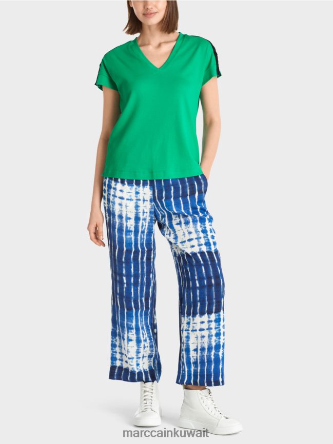 Marc Cain تي شيرت بفتحة زر على الكتف LVN0D61358 ملابس ورقة ريحان مشرقة