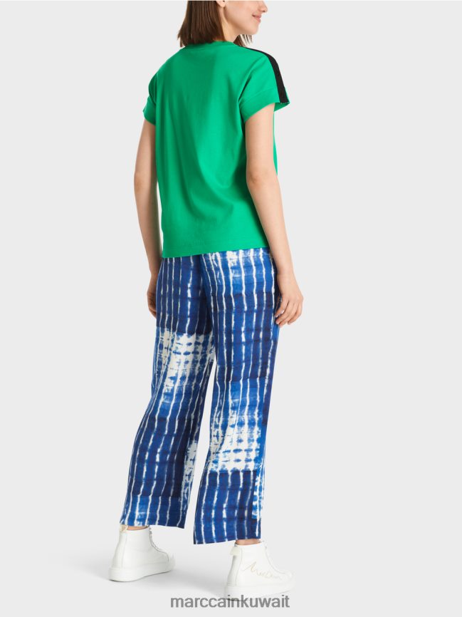 Marc Cain تي شيرت بفتحة زر على الكتف LVN0D61358 ملابس ورقة ريحان مشرقة