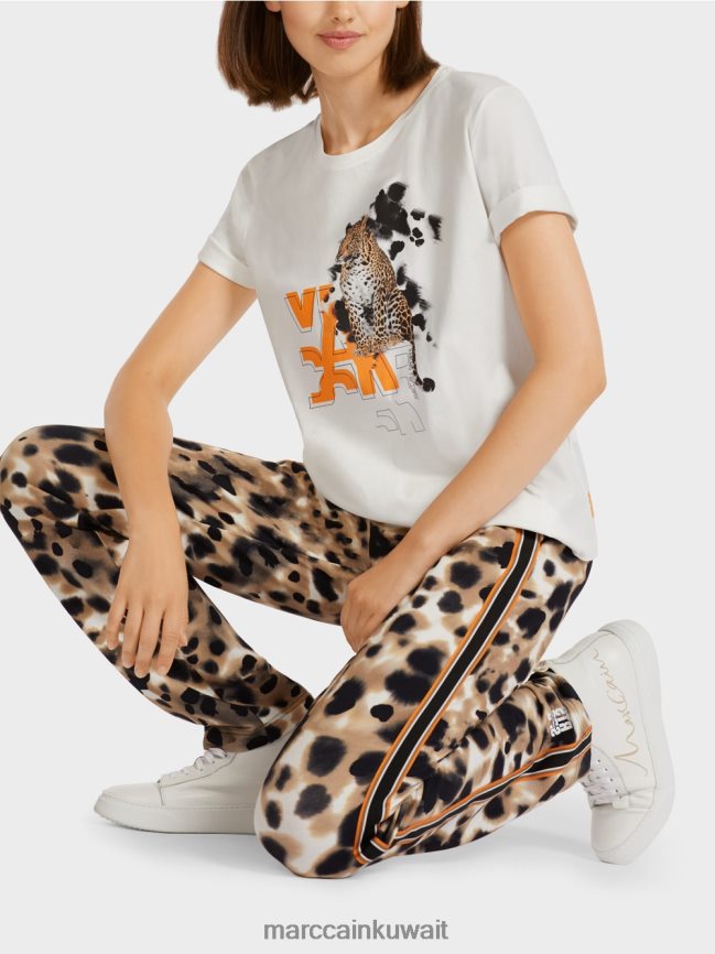 Marc Cain تي شيرت بطبعة الفهد والحروف LVN0D61431 ملابس أبيض مصفر