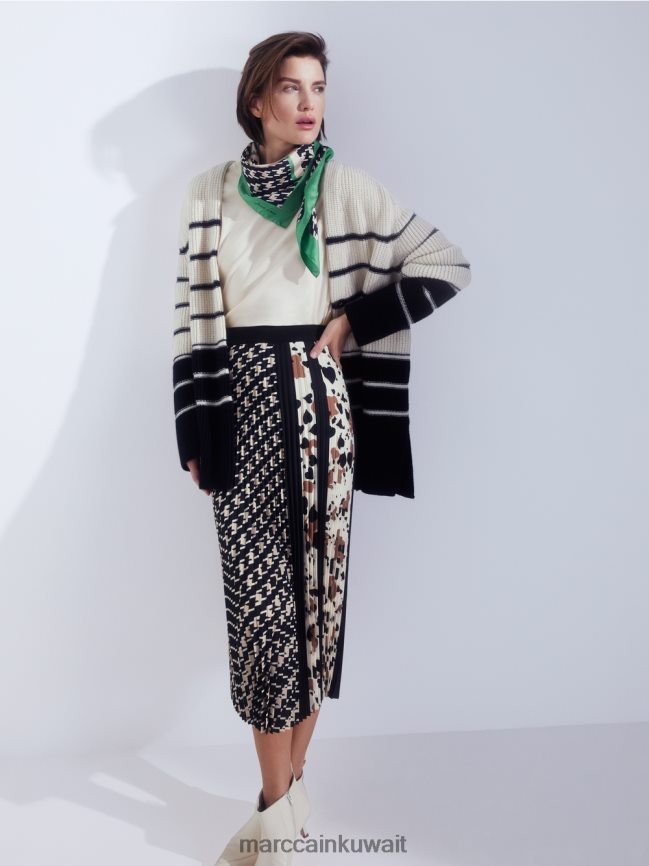 Marc Cain تي شيرت بأكمام كاب LVN0D61446 ملابس كريمة