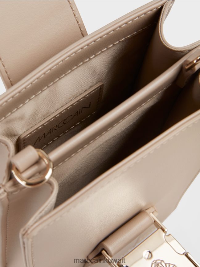 Marc Cain حقيبة كروس على شكل طولي LVN0D61493 ملحق الرمال المبيضة