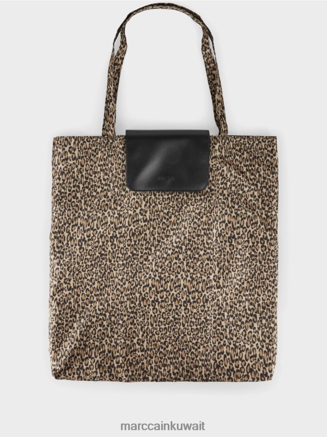 Marc Cain حقيبة تسوق "نعيد التفكير معًا" بطبعات LVN0D61507 ملحق قهوة ناعمة