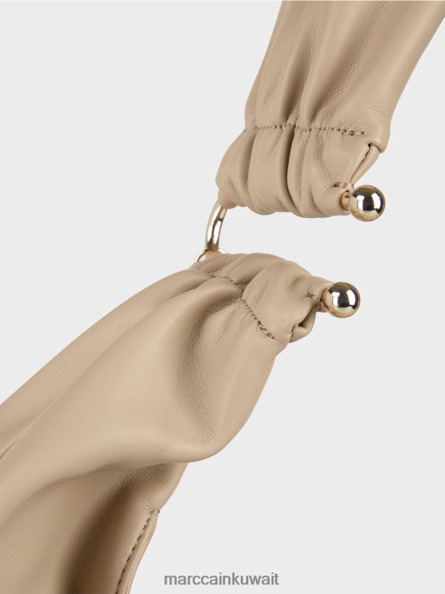 Marc Cain حقيبة حمل مع قفل رفرف LVN0D61522 ملحق الرمال العميقة