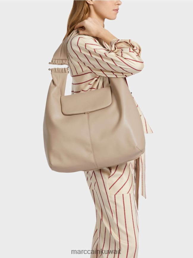 Marc Cain حقيبة حمل مع قفل رفرف LVN0D61522 ملحق الرمال العميقة