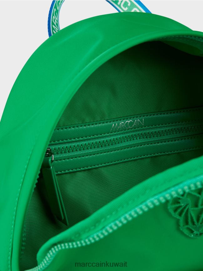 Marc Cain حقيبة ظهر مزينة برأس النمر LVN0D61530 ملحق ورقة ريحان مشرقة