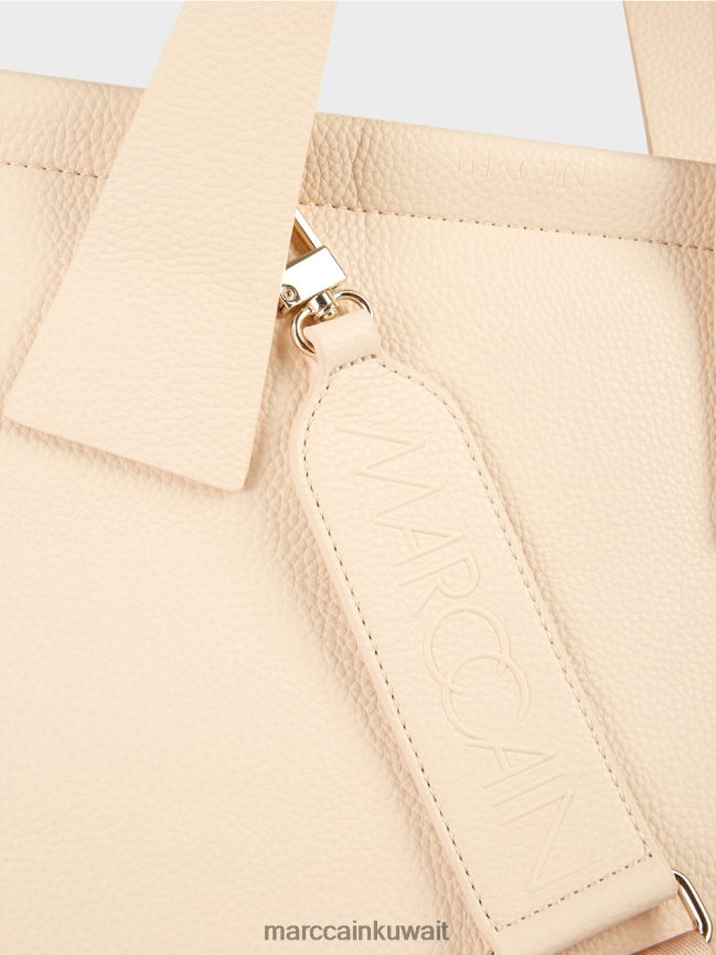 Marc Cain حقيبة كتف من جلد نابا الصناعي مع حزام LVN0D61543 ملحق كريمة