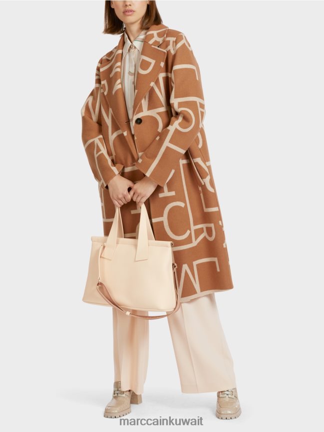 Marc Cain حقيبة كتف من جلد نابا الصناعي مع حزام LVN0D61543 ملحق كريمة