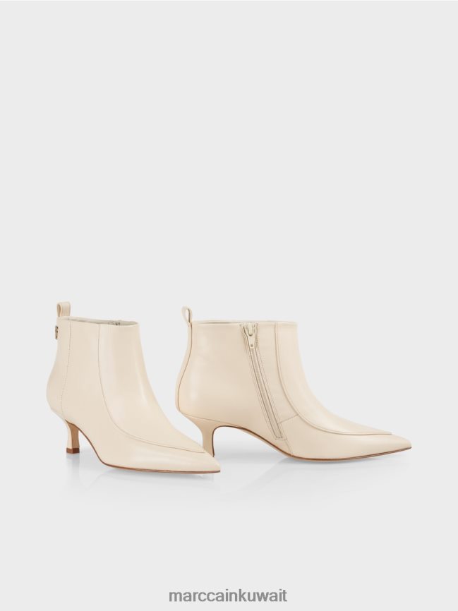 Marc Cain أحذية الكاحل مع اصبع القدم المدببة LVN0D61638 أحذية كريمة