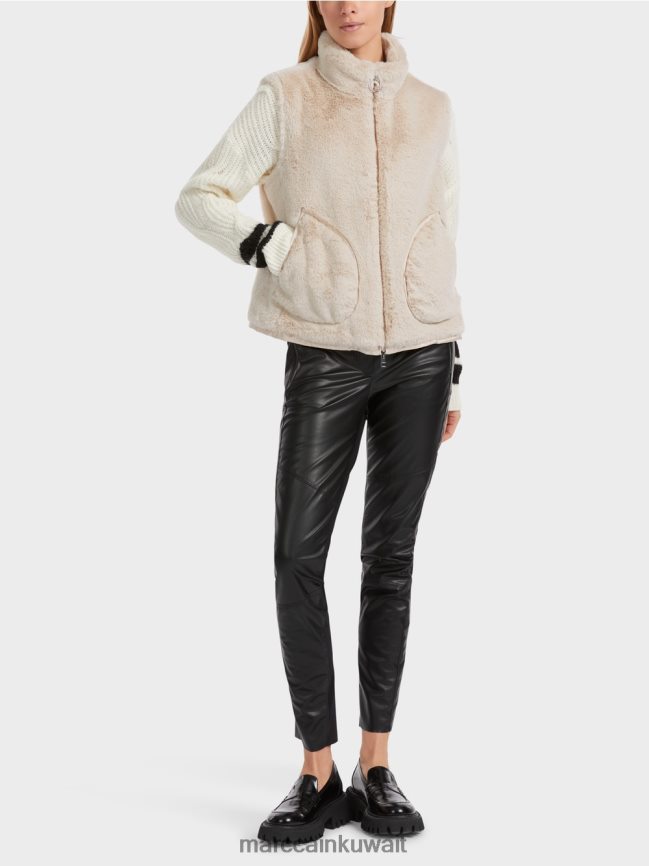 Marc Cain سترة فرو ممتعة منفوشة LVN0D6236 ملابس حليب اللوز