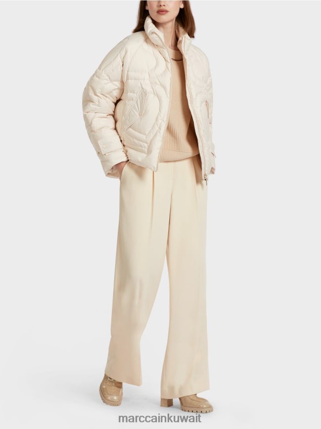 Marc Cain سترة مبطنة "إعادة التفكير معًا". LVN0D6294 ملابس كريمة