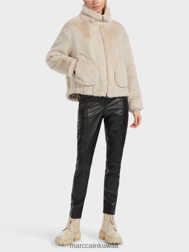 Marc Cain سترة مصنوعة من الفراء المرح LVN0D6316 ملابس حليب اللوز