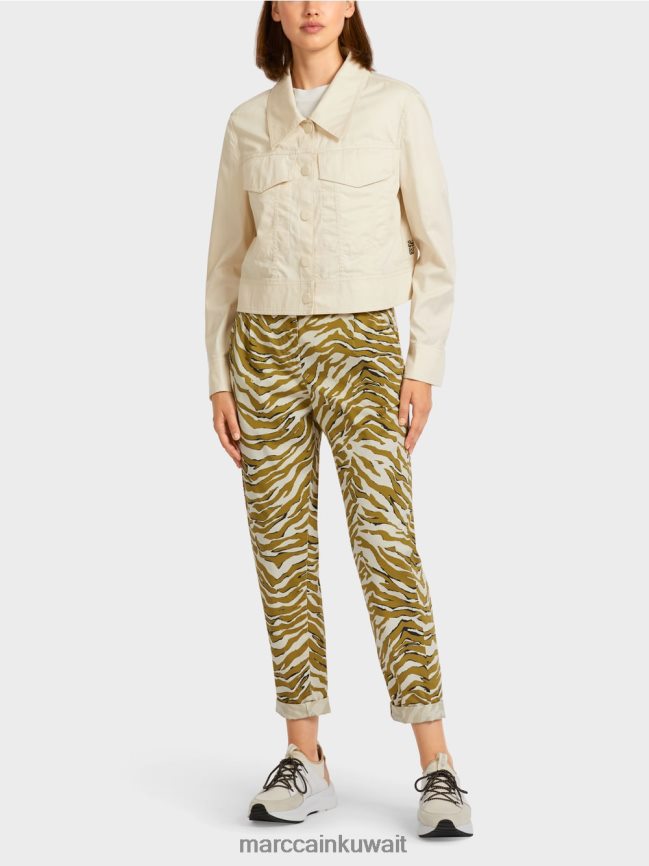 Marc Cain سترة "إعادة التفكير معًا". LVN0D6401 ملابس كريم مسحوق