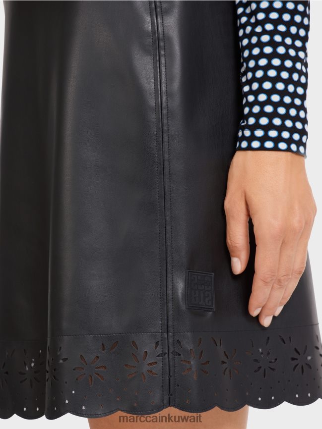 Marc Cain تنورة قصيرة واسعة من الجلد الصناعي LVN0D6506 ملابس أسود