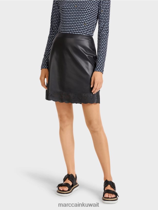 Marc Cain تنورة قصيرة واسعة من الجلد الصناعي LVN0D6506 ملابس أسود
