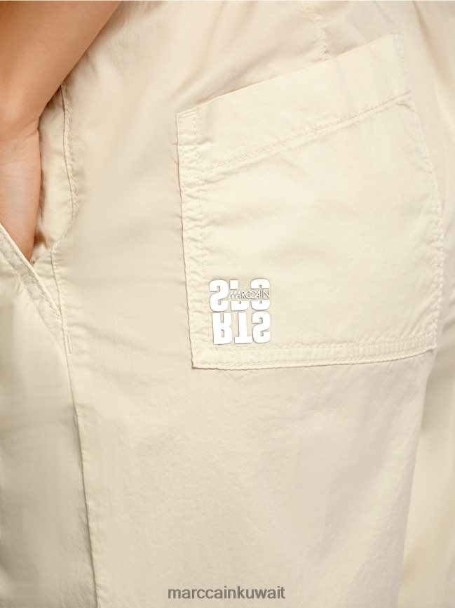 Marc Cain بنطلون مع طيات وحزام خصر مطاطي LVN0D6621 ملابس الكتان الناعم