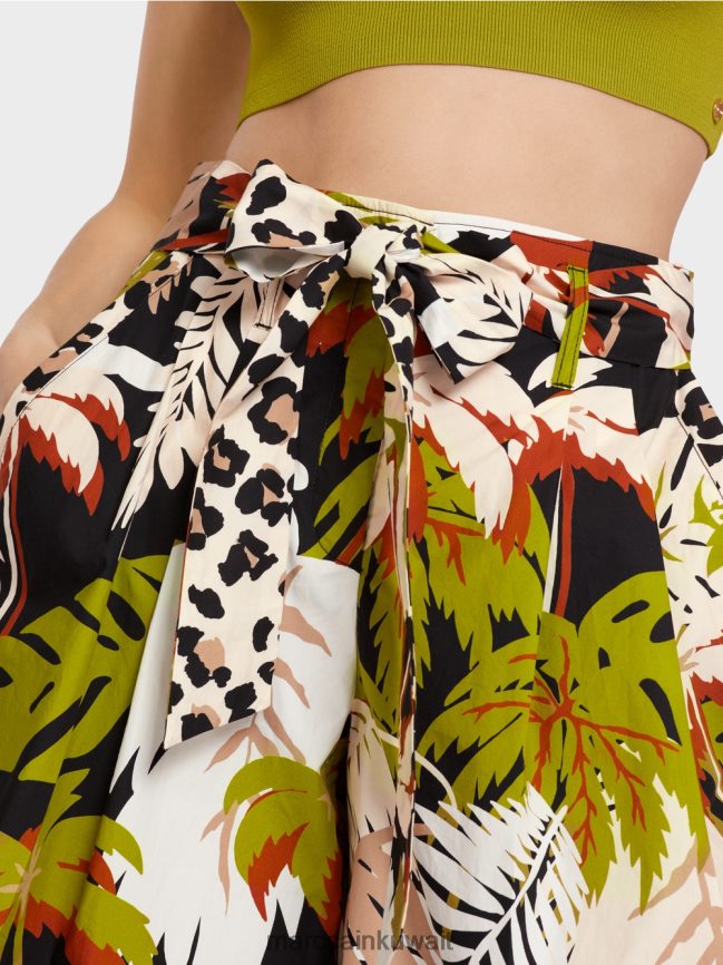 Marc Cain شورت على شكل كيس ورقي LVN0D6641 ملابس زيتوني أخضر عميق