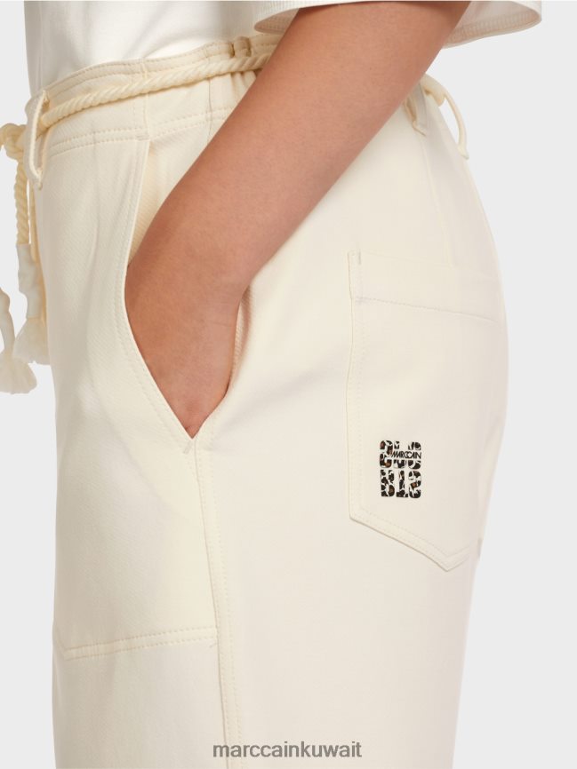 Marc Cain تمتد السراويل القطنية LVN0D6705 ملابس إكرو فاتح