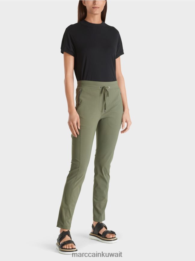 Marc Cain بنطال من القماش المطاطي ريبيرا LVN0D6727 ملابس الغابة العميقة