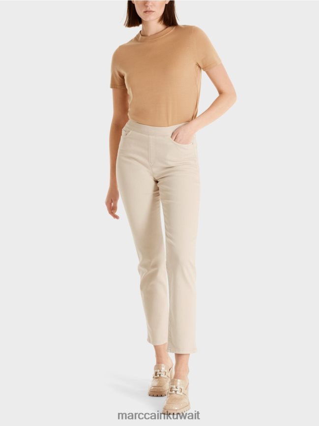 Marc Cain جينز سيينا "نعيد التفكير معًا". LVN0D6764 ملابس زهر ناعم