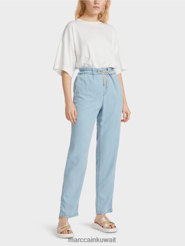 Marc Cain ريفيرا جينز "إعادة التفكير معًا". LVN0D6797 ملابس ازرق فاتح
