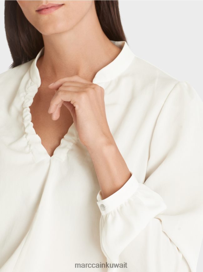 Marc Cain بلوزة بتفاصيل أنثوية LVN0D6862 ملابس أبيض مصفر