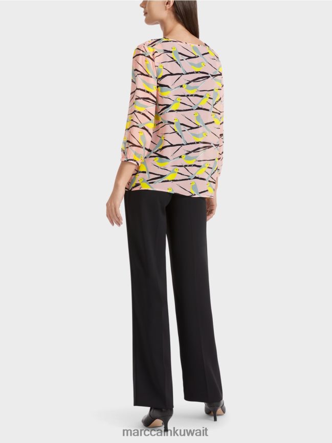 Marc Cain بلوزة خفيفة بتصميم طائر LVN0D6883 ملابس مسحوق وردي ناعم