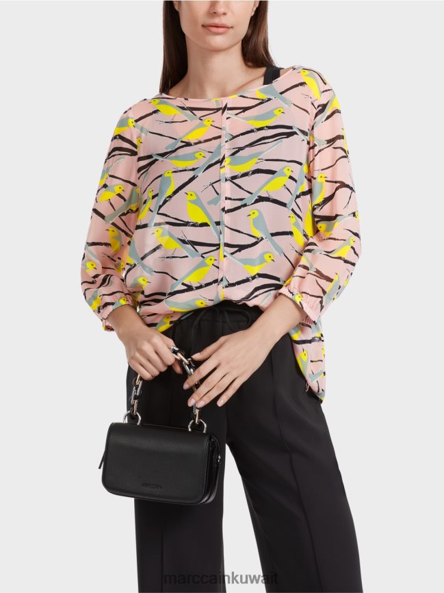 Marc Cain بلوزة خفيفة بتصميم طائر LVN0D6883 ملابس مسحوق وردي ناعم