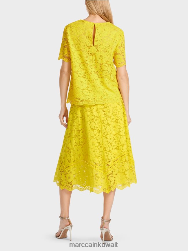 Marc Cain بلوزة من قماش الدانتيل LVN0D6943 ملابس الليمون الأخضر