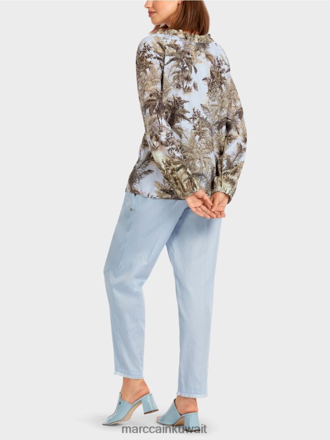Marc Cain بلوزة ريجلان مع زخارف النخيل LVN0D6963 ملابس مسحوق أزرق فاتح