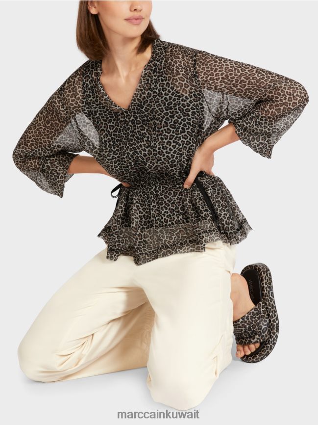 Marc Cain جزء علوي من الفيسكوز كبير الحجم مع طبعة جلد الفهد LVN0D6979 ملابس كريم مسحوق