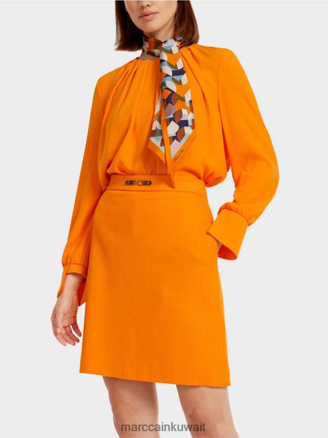 Marc Cain تنورة بقصة ضيقة مع سلسلة MC مزخرفة LVN0D6512 ملابس برتقالي واضح