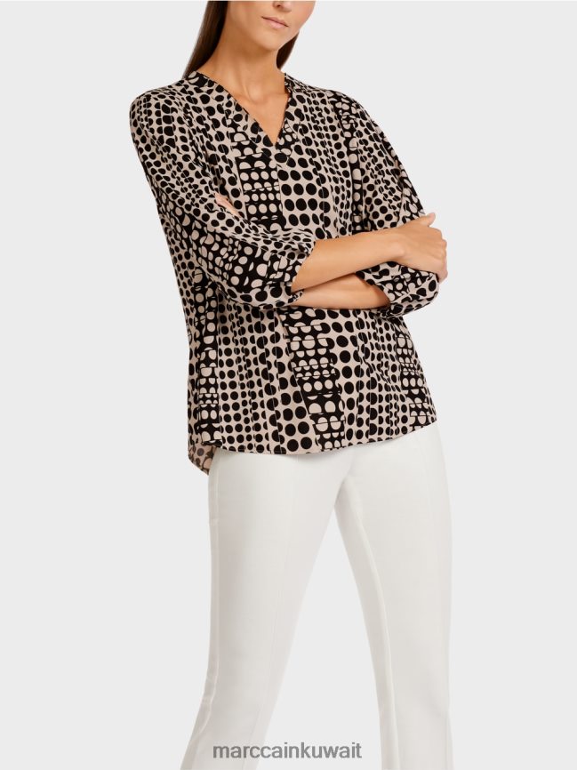 Marc Cain بلوزة على شكل بلوزة مع ياقة على شكل حرف V LVN0D61013 ملابس أسود