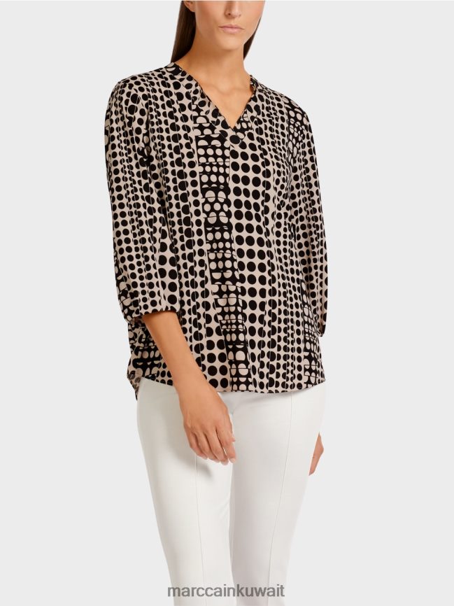 Marc Cain بلوزة على شكل بلوزة مع ياقة على شكل حرف V LVN0D61013 ملابس أسود