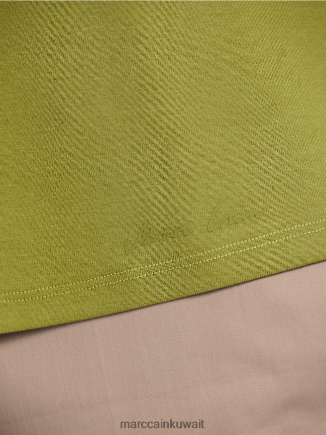 Marc Cain تي شيرت عادي بياقة على شكل حرف V LVN0D61395 ملابس زيتوني أخضر عميق