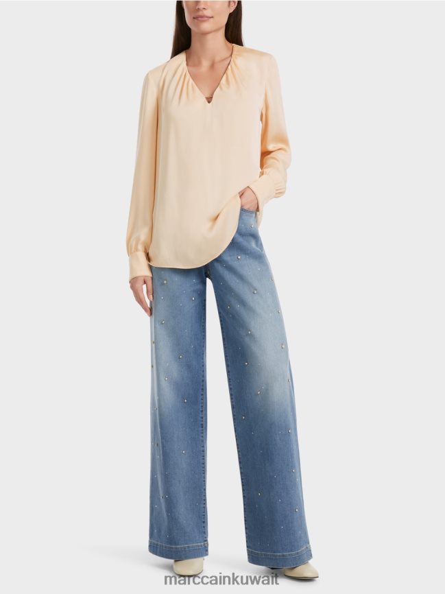 Marc Cain بلوزة كاجوال بياقة على شكل حرف V LVN0D6854 ملابس كريم غامق
