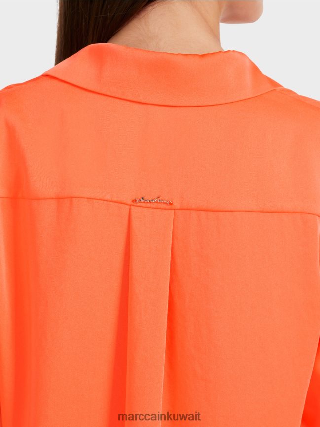 Marc Cain بلوزة قميص كلاسيكية بياقة على شكل حرف V LVN0D6861 ملابس المرجان المشرق
